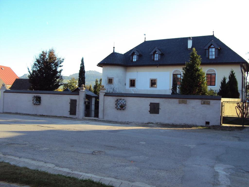 Castle Kastiel Kotesova公寓 外观 照片