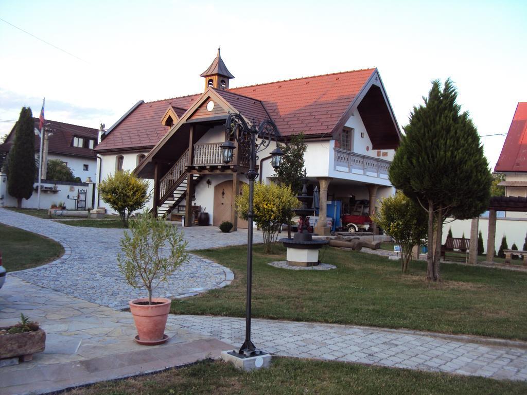 Castle Kastiel Kotesova公寓 客房 照片