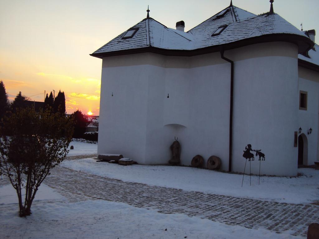 Castle Kastiel Kotesova公寓 外观 照片