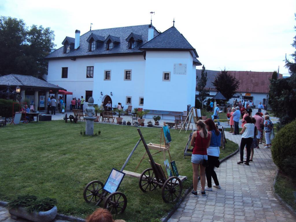 Castle Kastiel Kotesova公寓 外观 照片