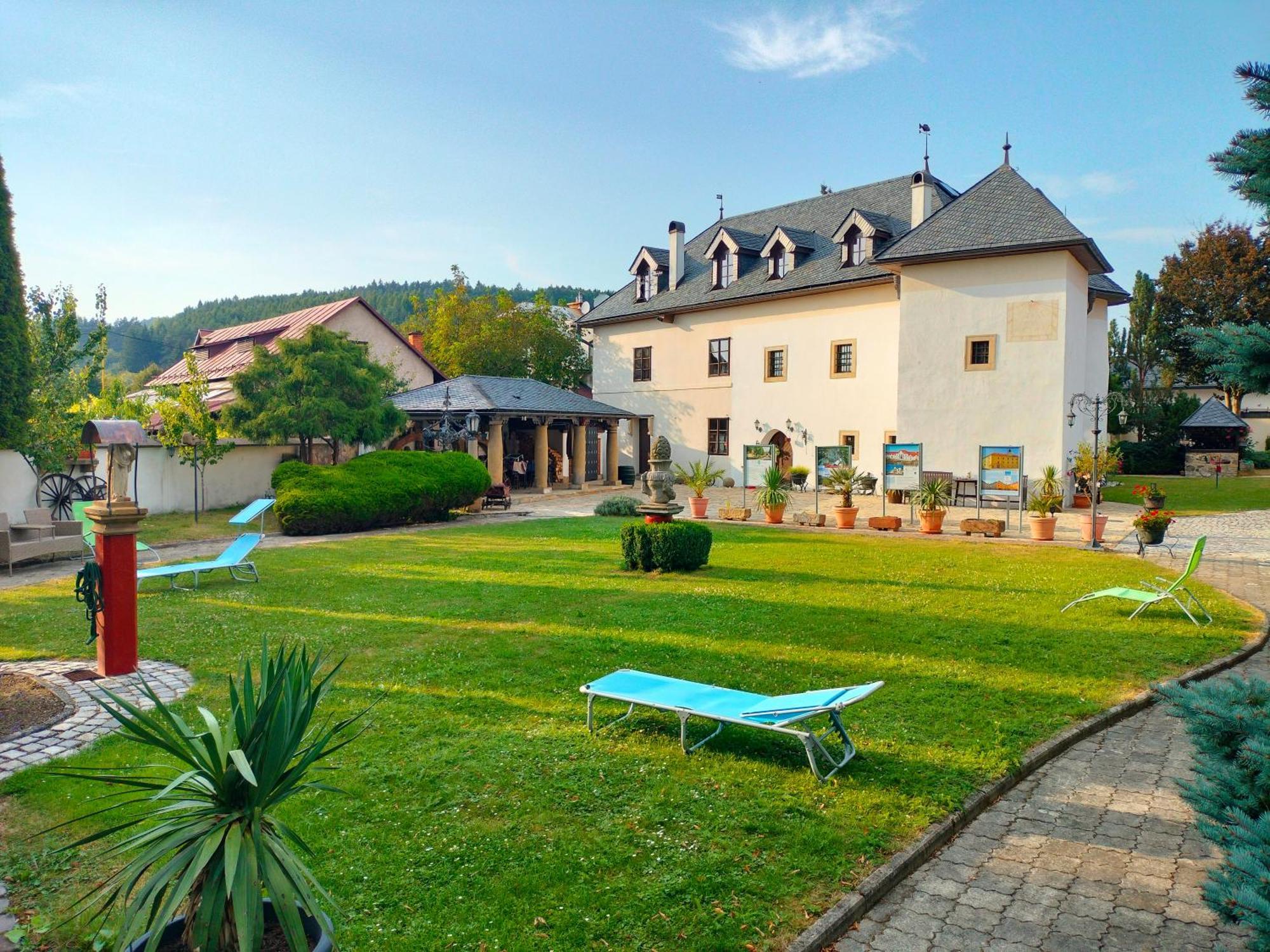 Castle Kastiel Kotesova公寓 外观 照片
