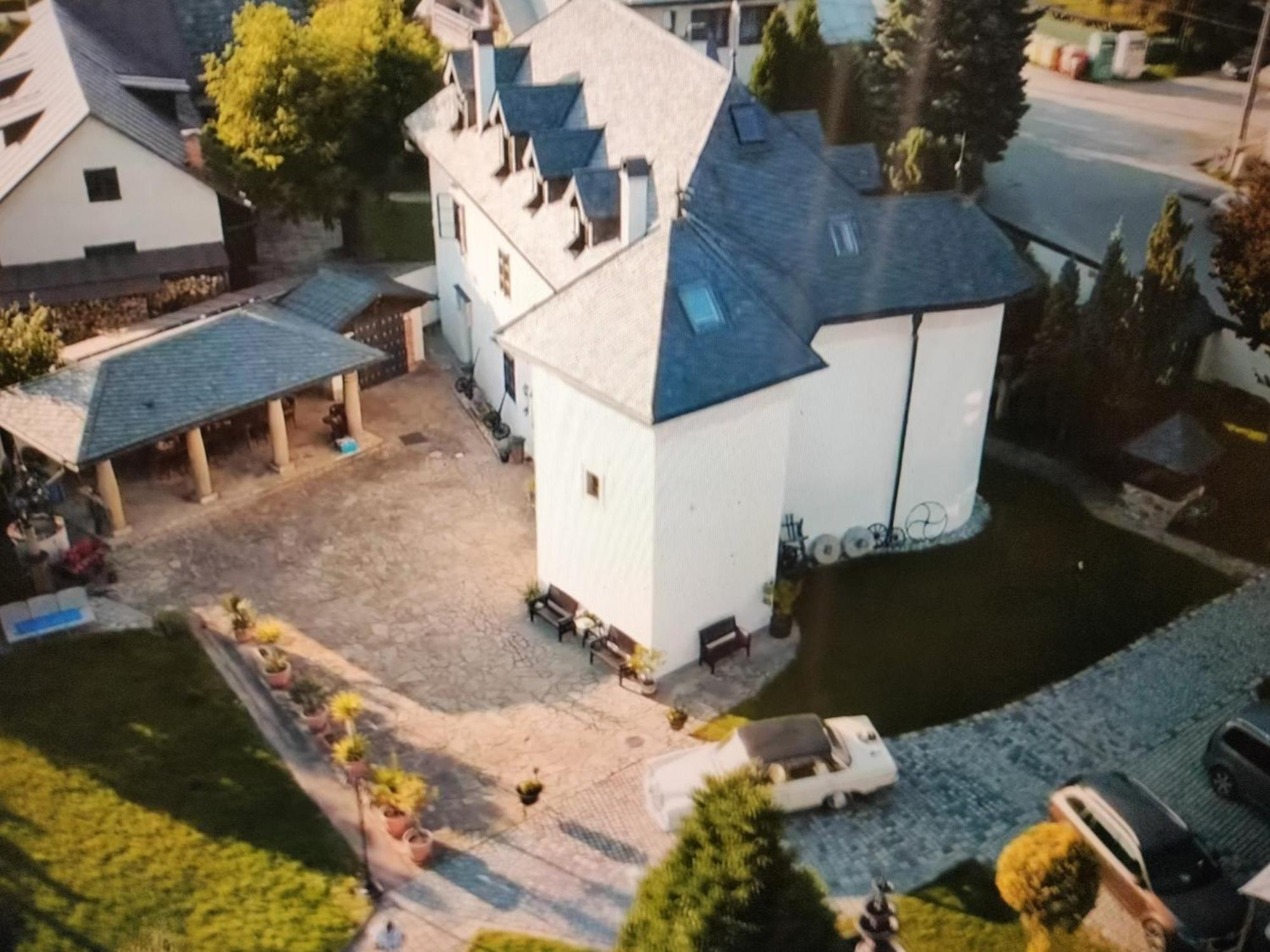 Castle Kastiel Kotesova公寓 外观 照片