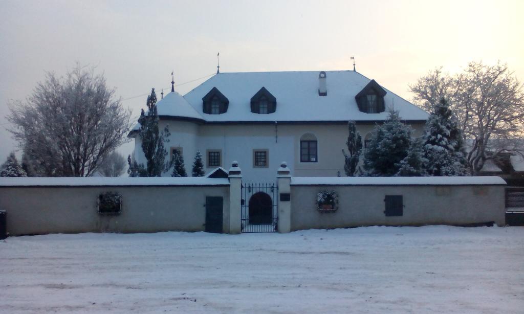 Castle Kastiel Kotesova公寓 外观 照片