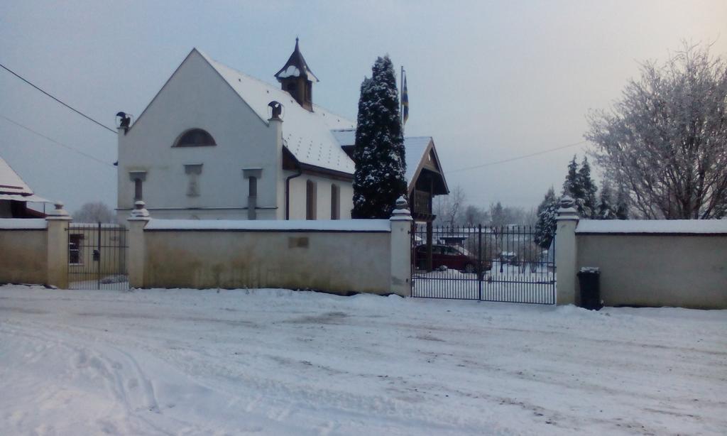 Castle Kastiel Kotesova公寓 外观 照片